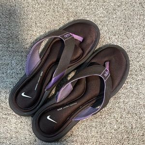 Nike Women’s Memory Foam Comfort Footbed Flip Flop Size 11